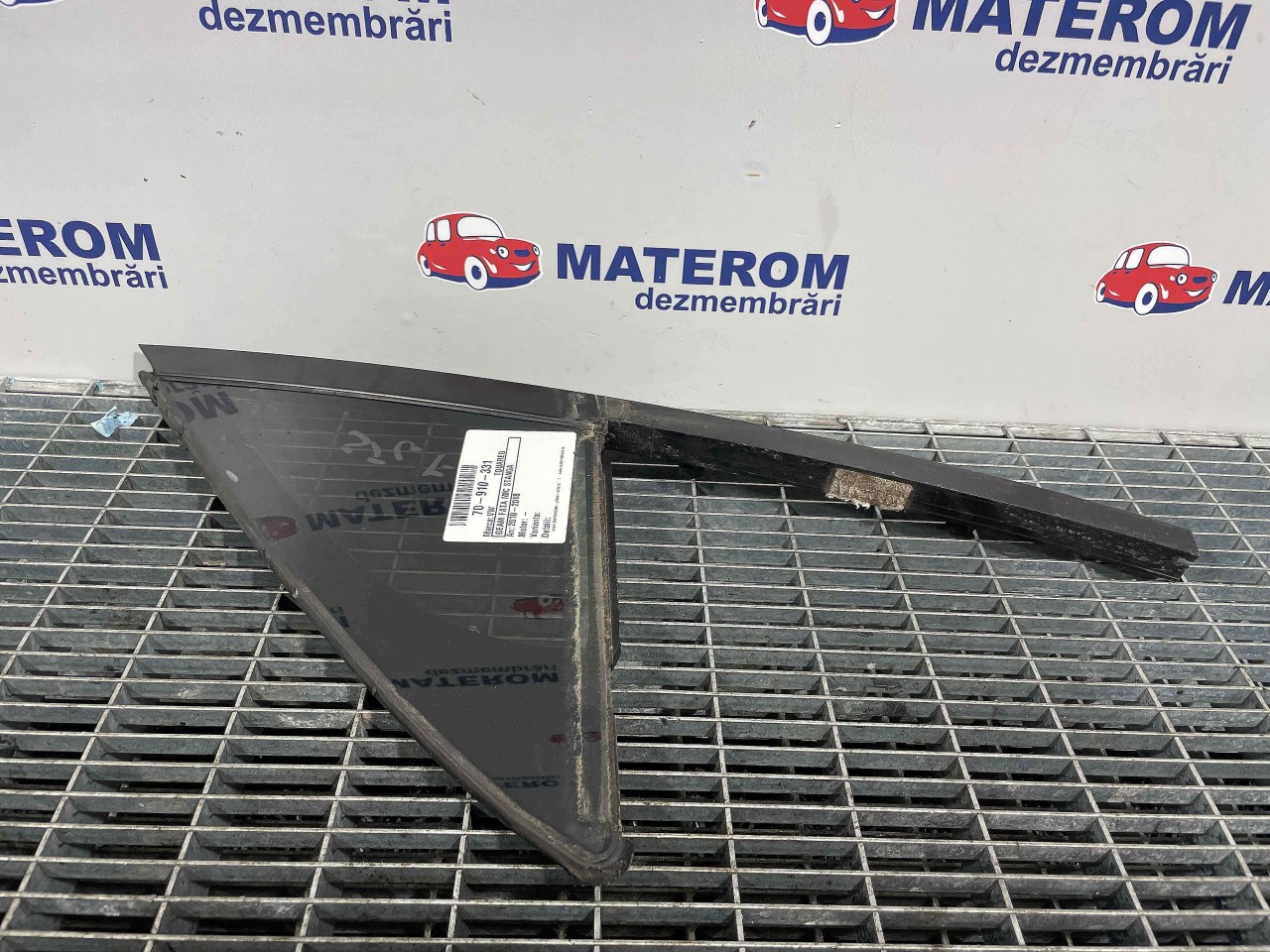 GEAM FATA MIC STANGA VW TOUAREG - - (201