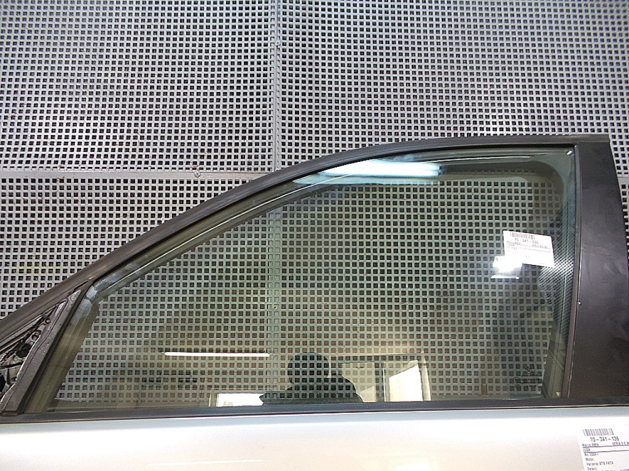 GEAM FATA STANGA BMW SERIA 3 E 90 - - (2004 2007)