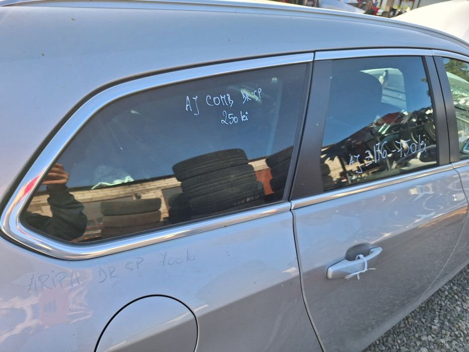 Geam fix aripa dreapta spate crom Opel Astra J Sport Tourer break