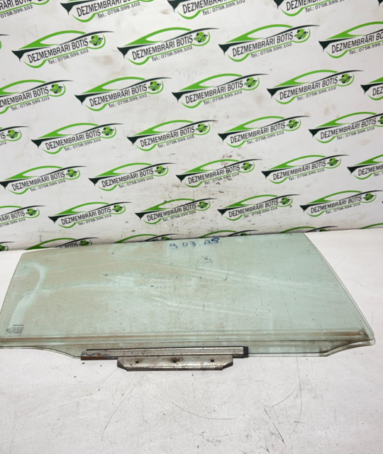 Geam fix caroserie spate dreapta 46R-00048 Toyota Corolla