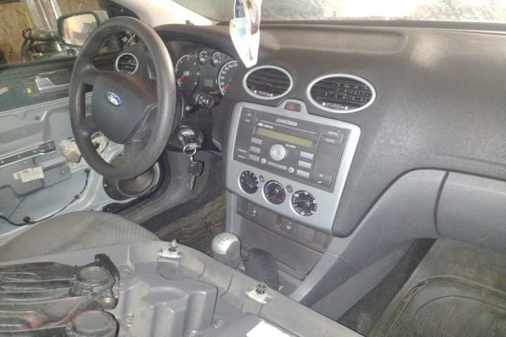 Geam fix caroserie spate stanga Ford Focus 2 [2004 - 2008] wagon 5-usi 1.6 TDCi MT (90 hp)