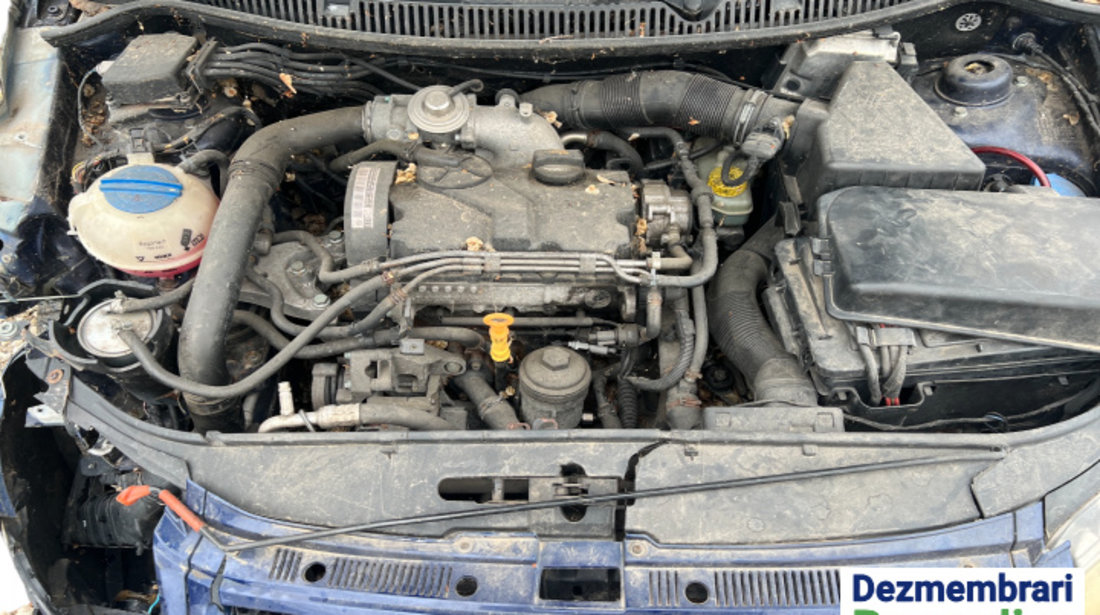 Geam fix caroserie spate stanga Volkswagen VW Polo 4 9N [facelift] [2005 - 2009] Hatchback 3-usi 1.4 TD MT (70 hp) Cod motor: BNM, Cod cutie: HCS, Cod culoare: LD5Q
