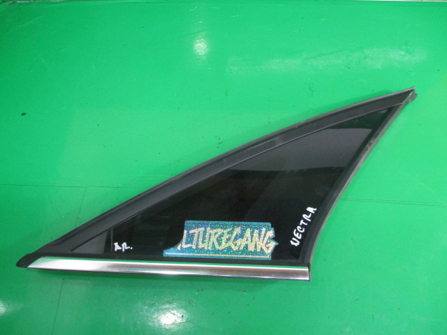 GEAM FIX / COLT DREAPTA SPATE OPEL VECTRA C FAB. 2002 – 2009 ⭐⭐⭐⭐⭐