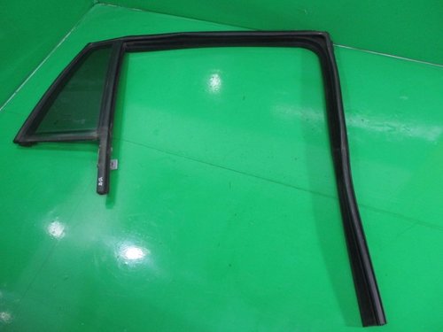 GEAM FIX / COLT USA DREAPTA SPATE CU CHEDER DODGE CALIBER FAB. 2006 – 2012 ⭐⭐⭐⭐⭐