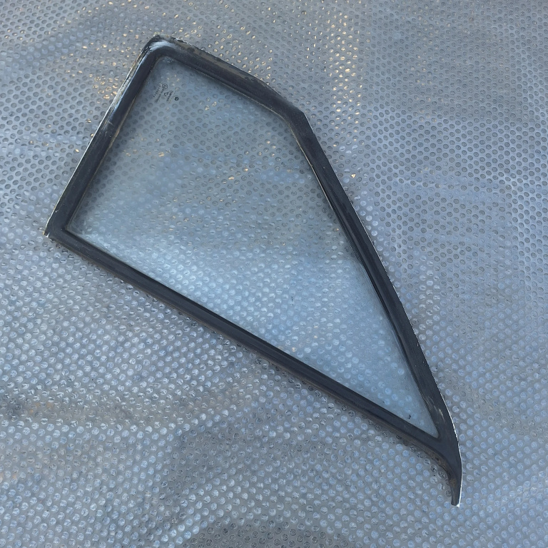Geam Fix Dreapta Fata Mercedes-Benz Sprinter (W903) 1998-2005 E943R000042, 43R000042