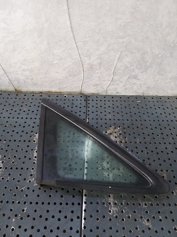 Geam fix dreapta fata vw touran 1t 1t0845412