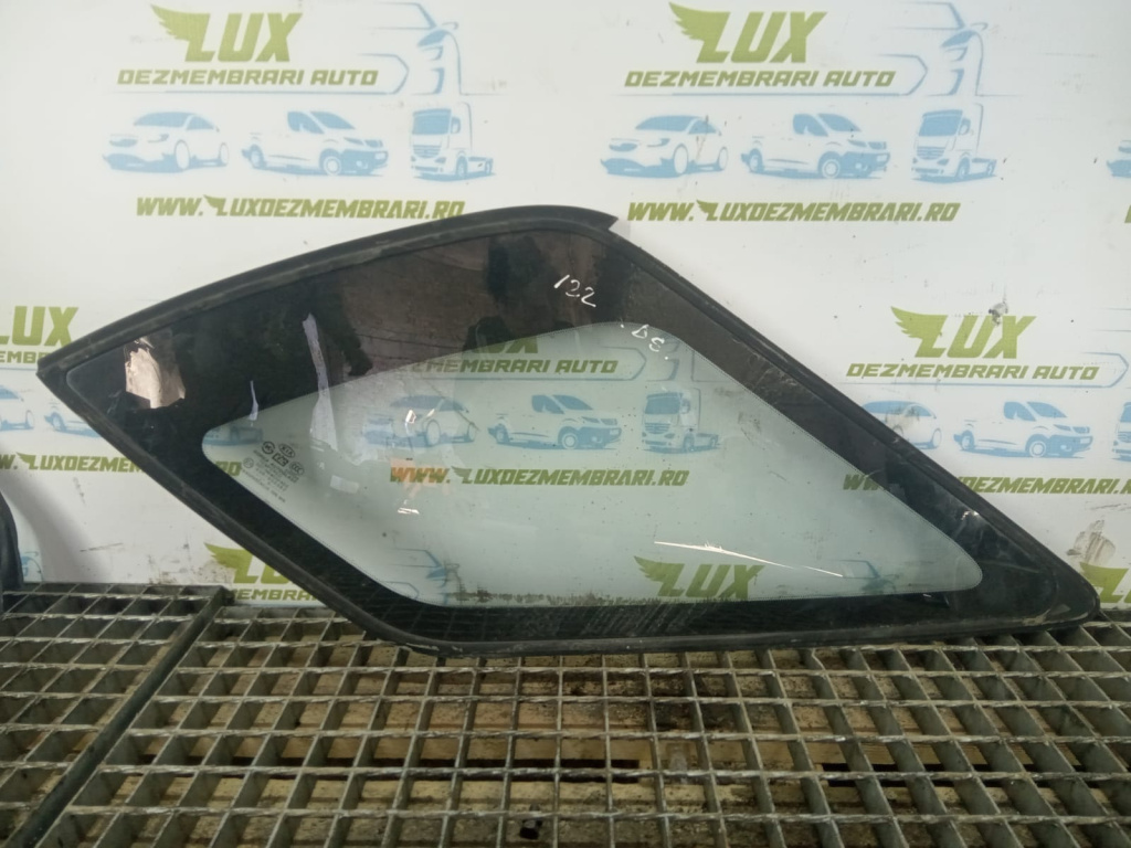 Geam fix dreapta spate Kia Sorento [facelift] [2006 - 2011] D4CB