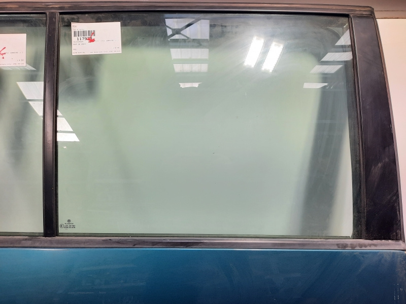 Geam fix dreapta spate, VW Touran (1T1, 1T2) (id:117979)
