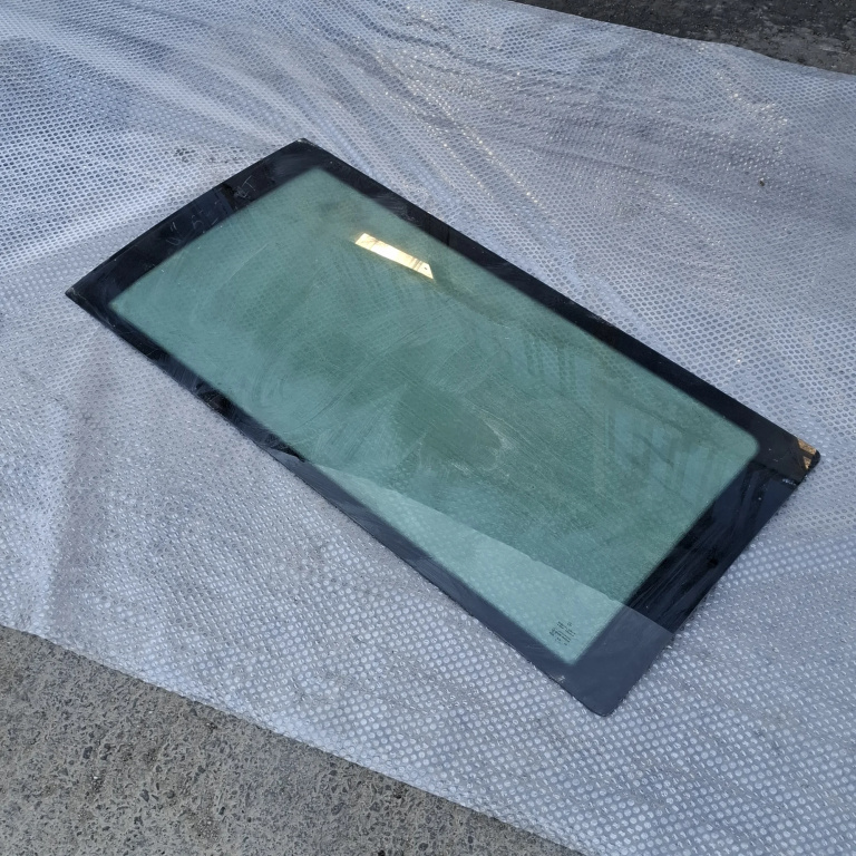 Geam Fix Dreapta Spate Vw Transporter Mk 5 / T5 / Caravelle 2003-2015 Clar Dot211M75As2, E943R000016, 43R000016