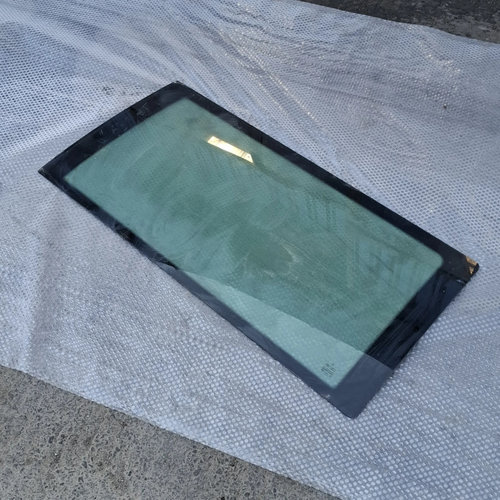 Geam Fix Dreapta Spate Vw Transporter Mk 5 / T5 / Caravelle 2003-2015 Clar Dot211M75As2, E943R000016...