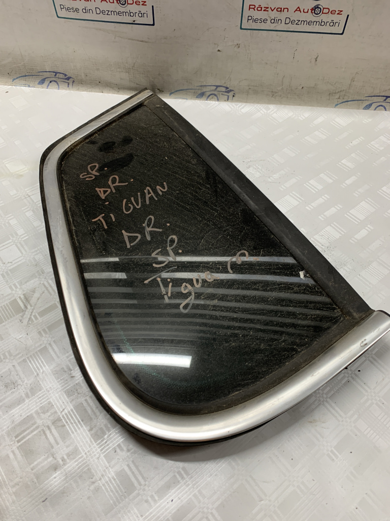 Geam fix spate dreapta Volkswagen Tiguan - Benzina 2010, -