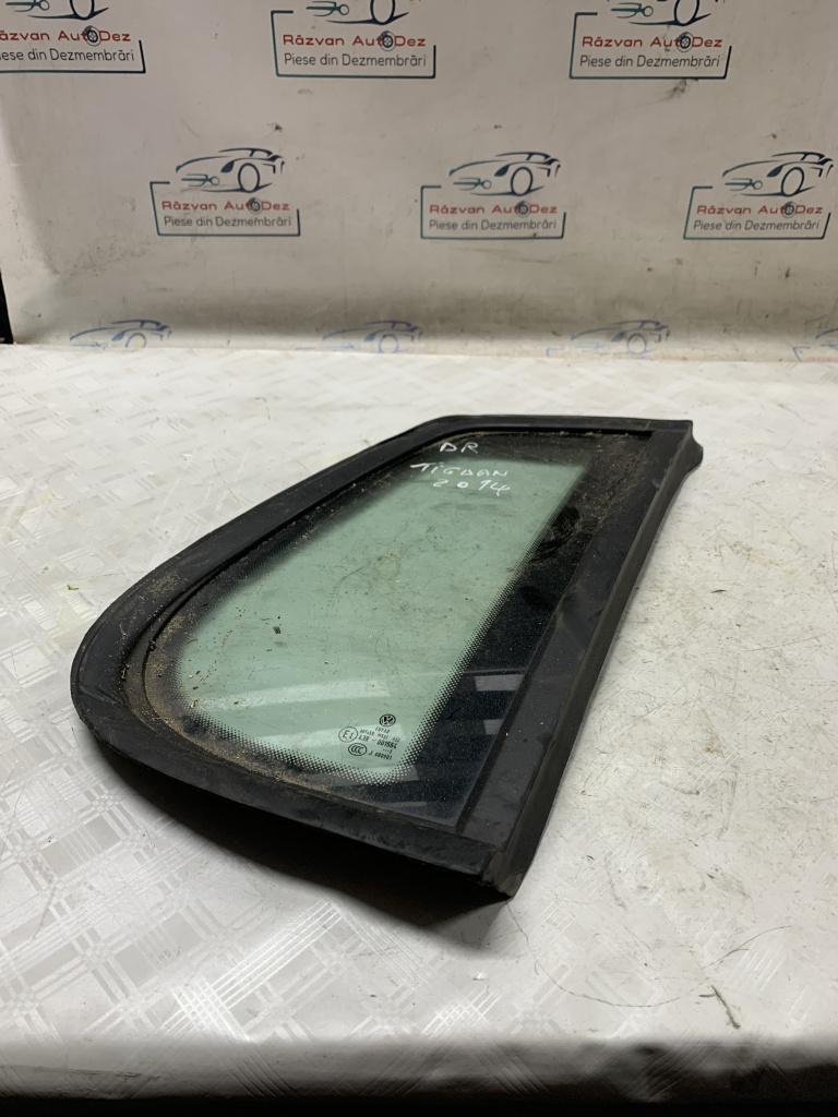 Geam fix spate dreapta Volkswagen Tiguan - Motorina 2014, -