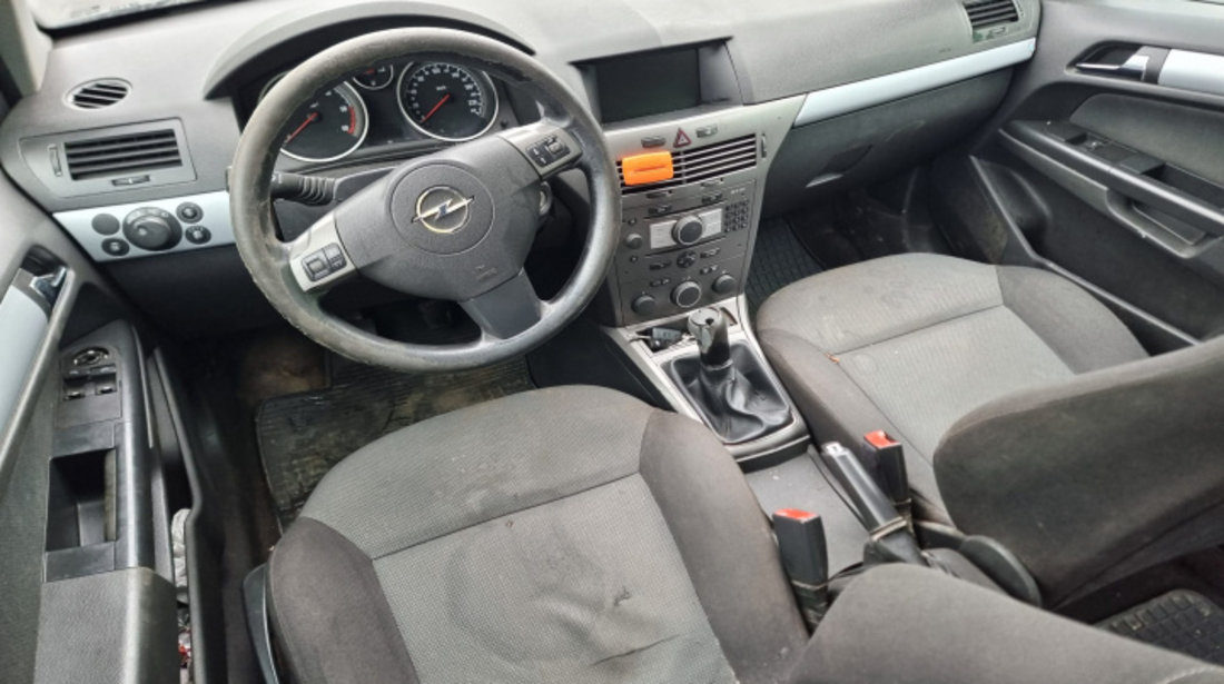 Geam fix stanga spate Opel Astra H [2004 - 2007] 1.7 cdti Z17DTH