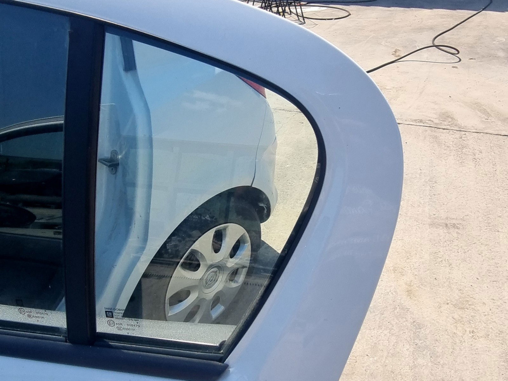 Geam fix usa stanga spate Opel Corsa D [Fabr 2006-2013] 1.2 Benz A12XER 63KW / 86CP