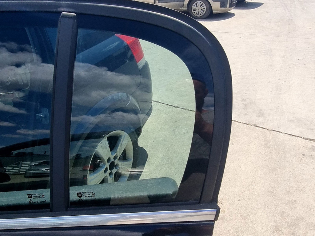 Geam fix usa stanga spate Opel Signum [Fabr 2003-2008] 1.9 CDTI Z19DT 88KW / 120CP