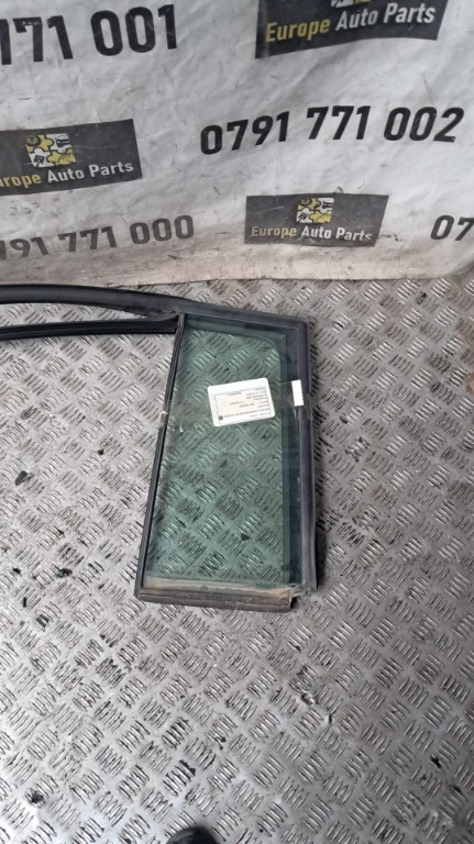 Geam fix usa stanga spate VW Touran an 2007