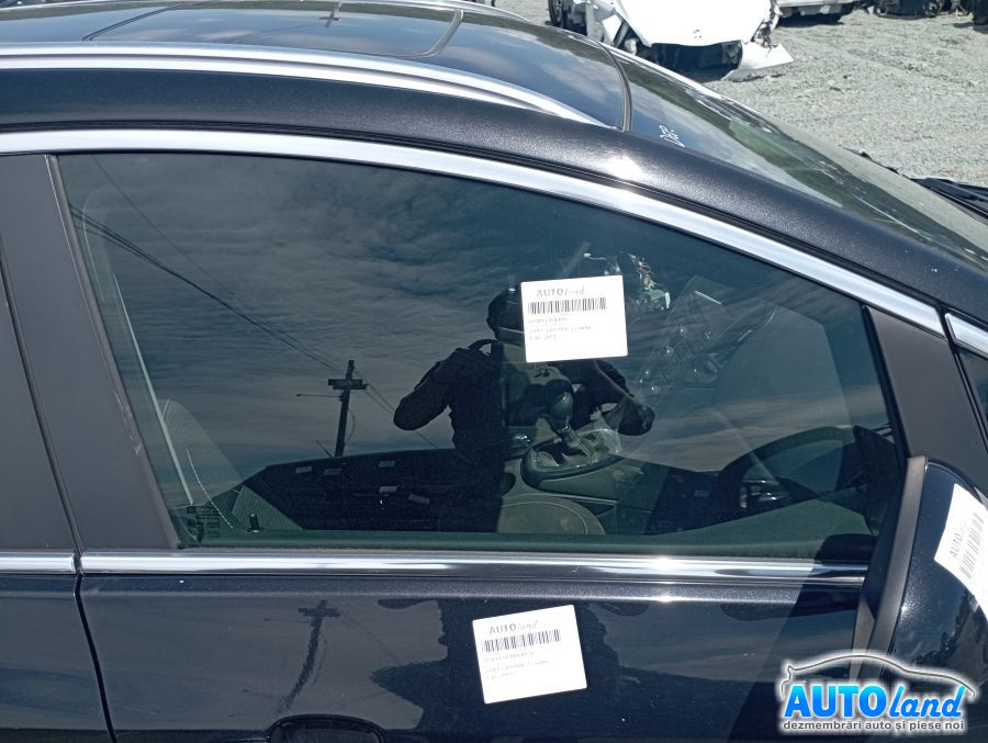 Geam Lateral Dreapta Fata Culisant Opel ASTRA J combi 2009