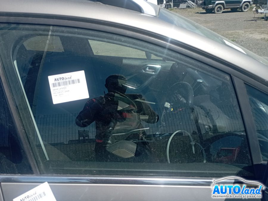 Geam Lateral Dreapta Fata Culisant Peugeot 2008 2013
