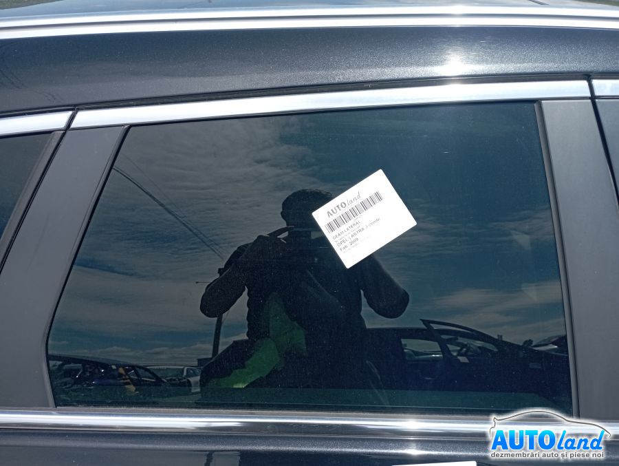 Geam Lateral Dreapta Spate Culisant Opel ASTRA J combi 2009