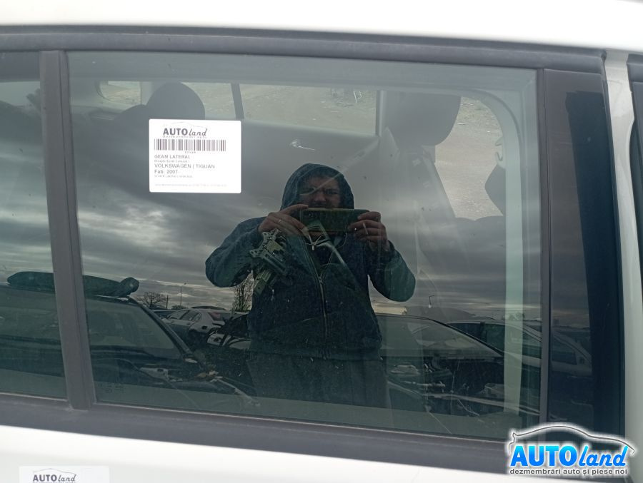 Geam Lateral Dreapta Spate Culisant Volkswagen TIGUAN 2007