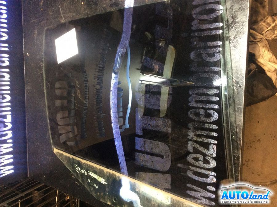 Geam Lateral Dreapta Spate Culisant Volkswagen GOLF V 1K1 2003