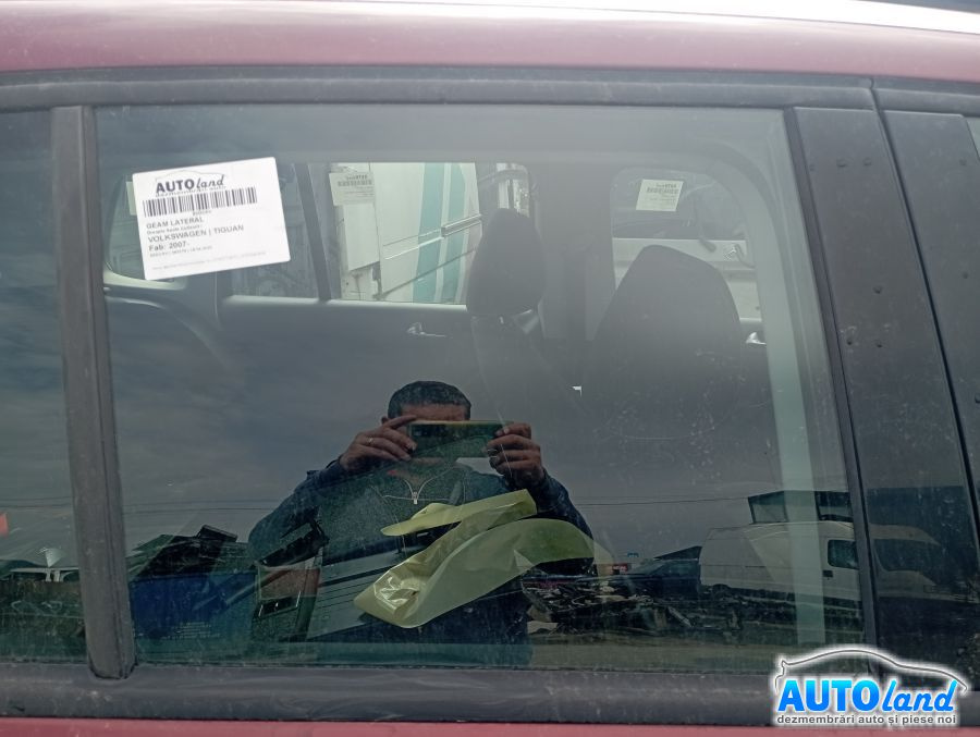 Geam Lateral Dreapta Spate Culisant Volkswagen TIGUAN 2007