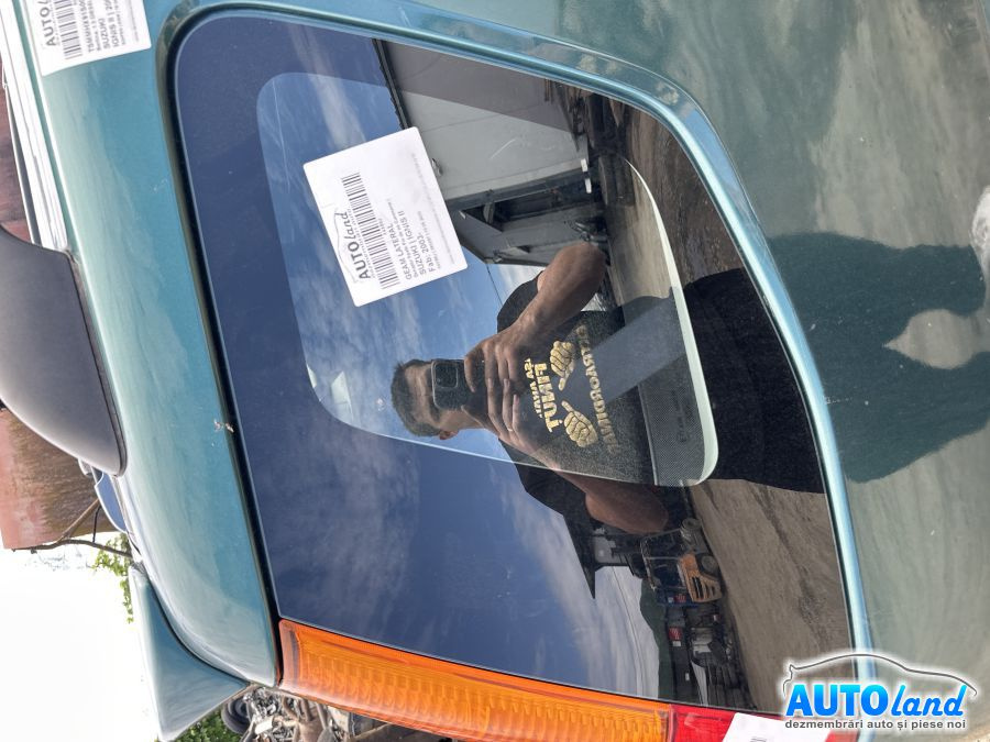 Geam Lateral Dreapta Spate Fix de pe Caroserie Suzuki IGNIS II 2003