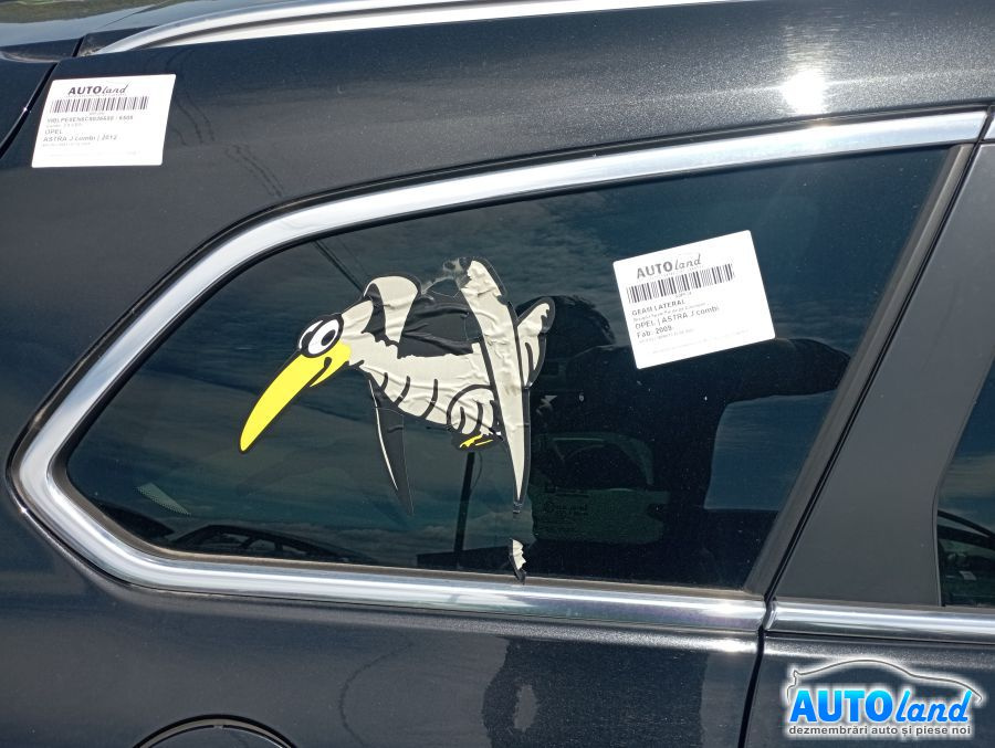 Geam Lateral Dreapta Spate Fix de pe Caroserie Opel ASTRA J combi 2009