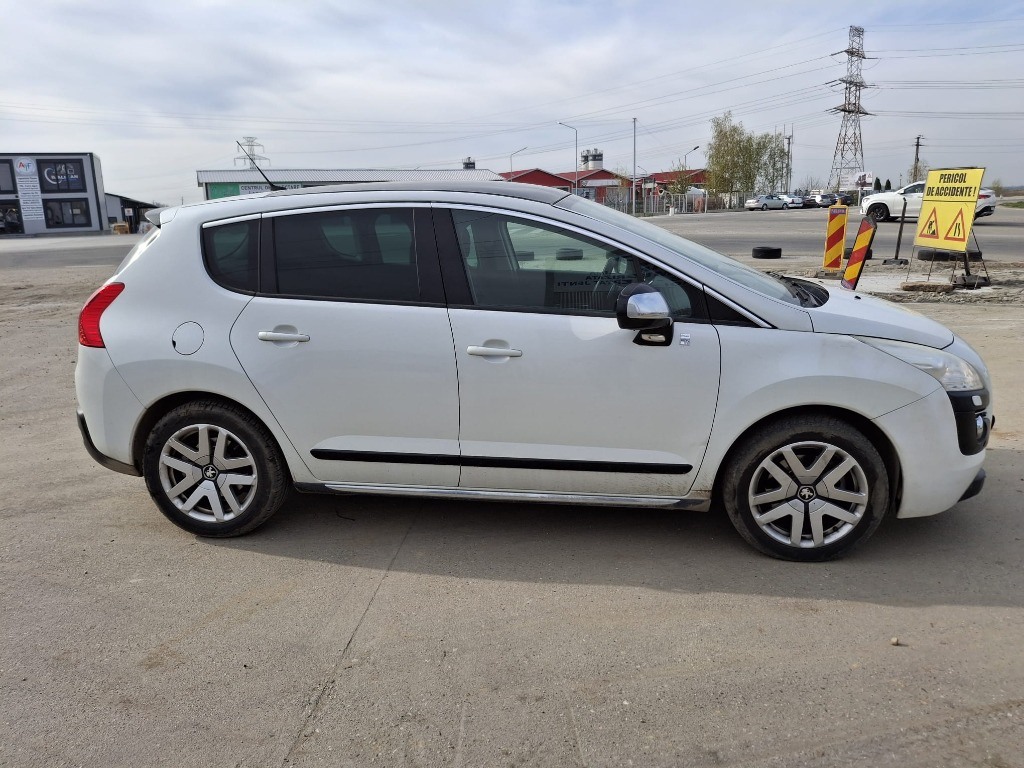 Geam lateral fix dreapta spate 8569XH Peugeot 3008 I (0U_)