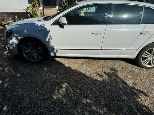 Geam lateral mic fix Skoda Superb 2 (3T4) 2.0 TDI DSG tip motor CFF