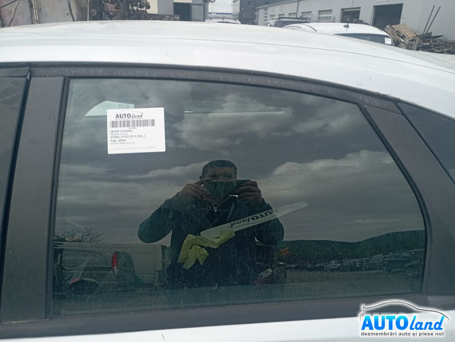 Geam Lateral Stanga Spate Culisant Ford FOCUS II DA 2008