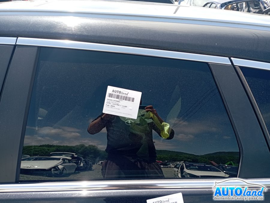 Geam Lateral Stanga Spate Culisant Opel ASTRA J combi 2009