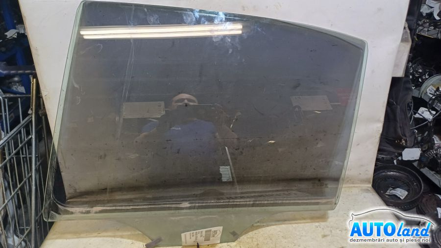 Geam Lateral Stanga Spate Skoda OCTAVIA 1Z3 2004