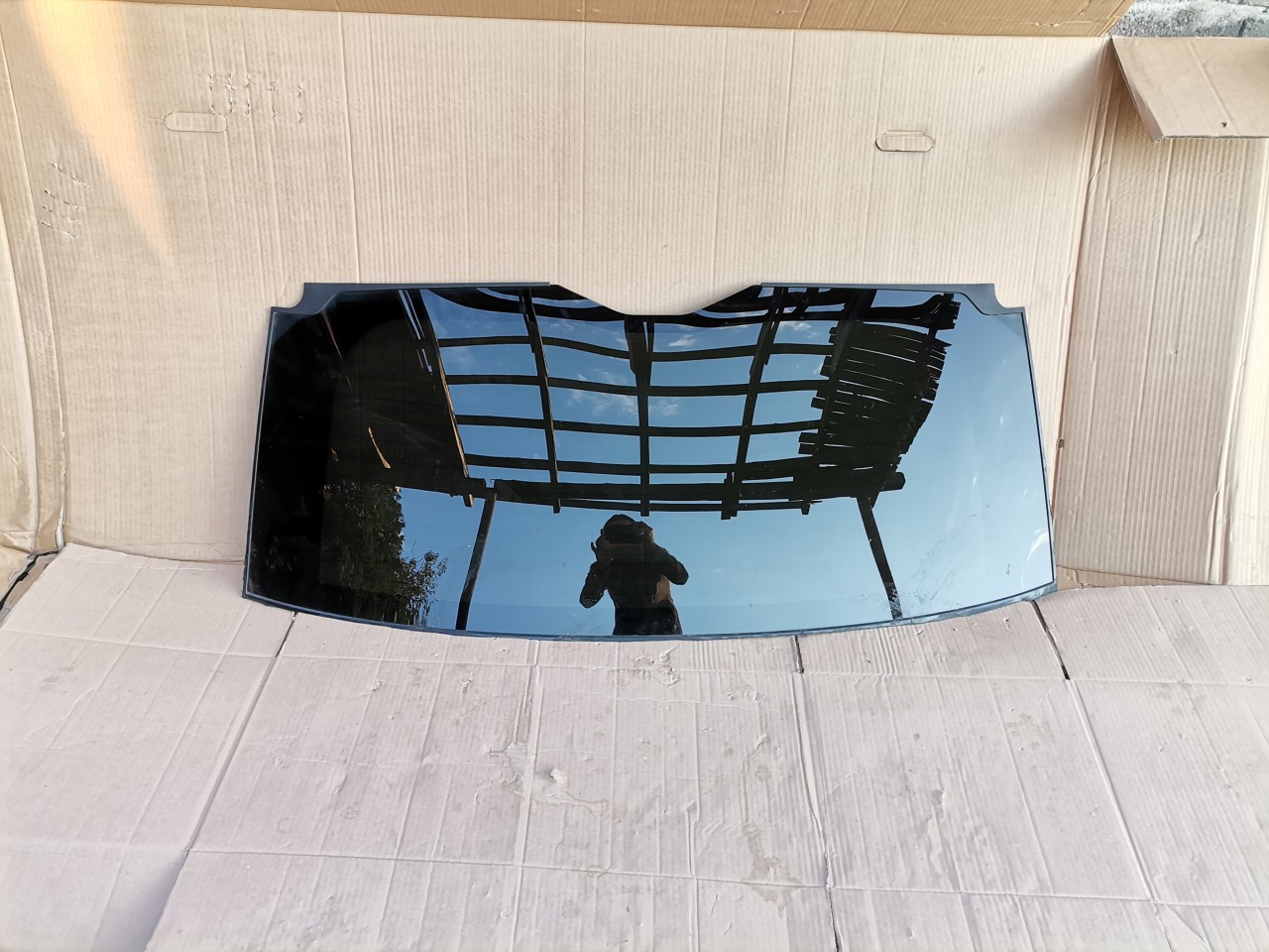 Geam luneta Range Rover Sport L494 (2014-2022) cod LR044114