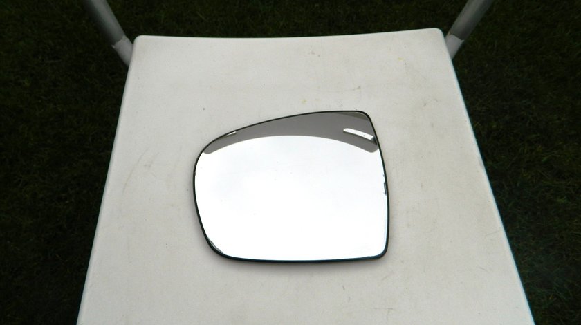 Geam oglinda stanga incalzita Renault Trafic model 2005 cod 7701052623