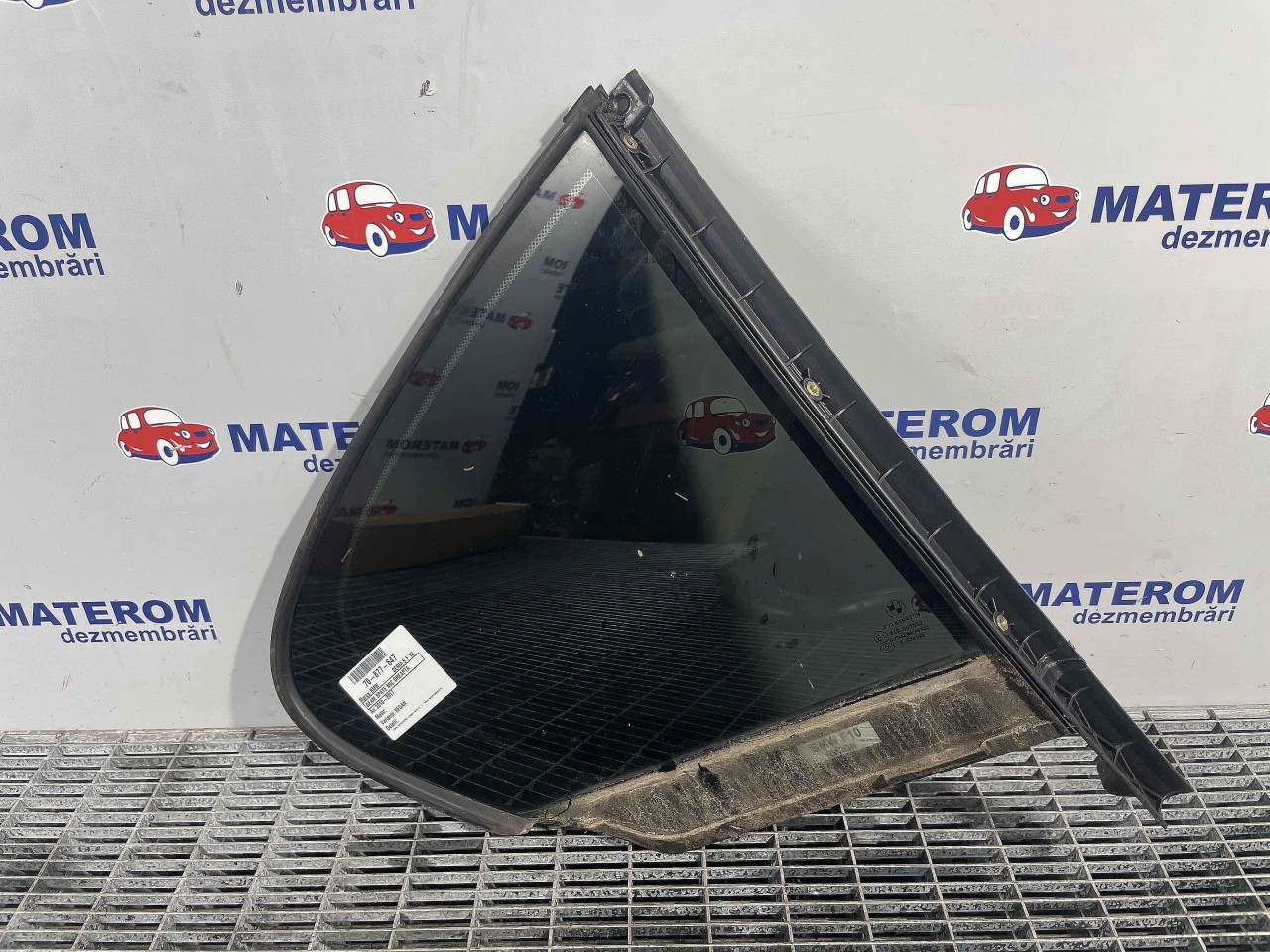 GEAM SPATE MIC DREAPTA BMW SERIA 5 F 10 - - (2010 2017)