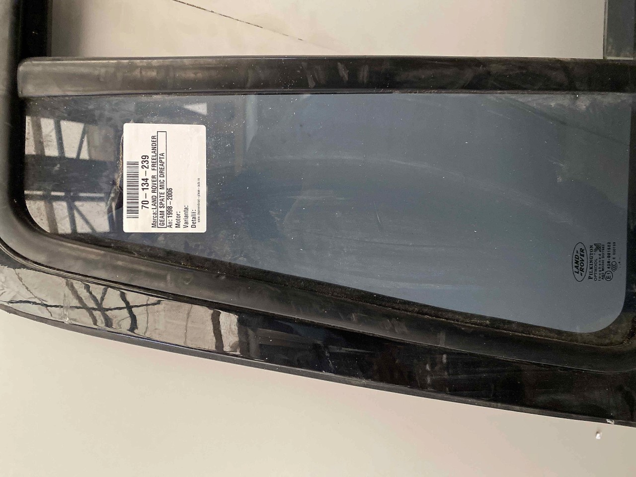GEAM SPATE MIC DREAPTA LAND ROVER FREELANDER - - (1998 2006)