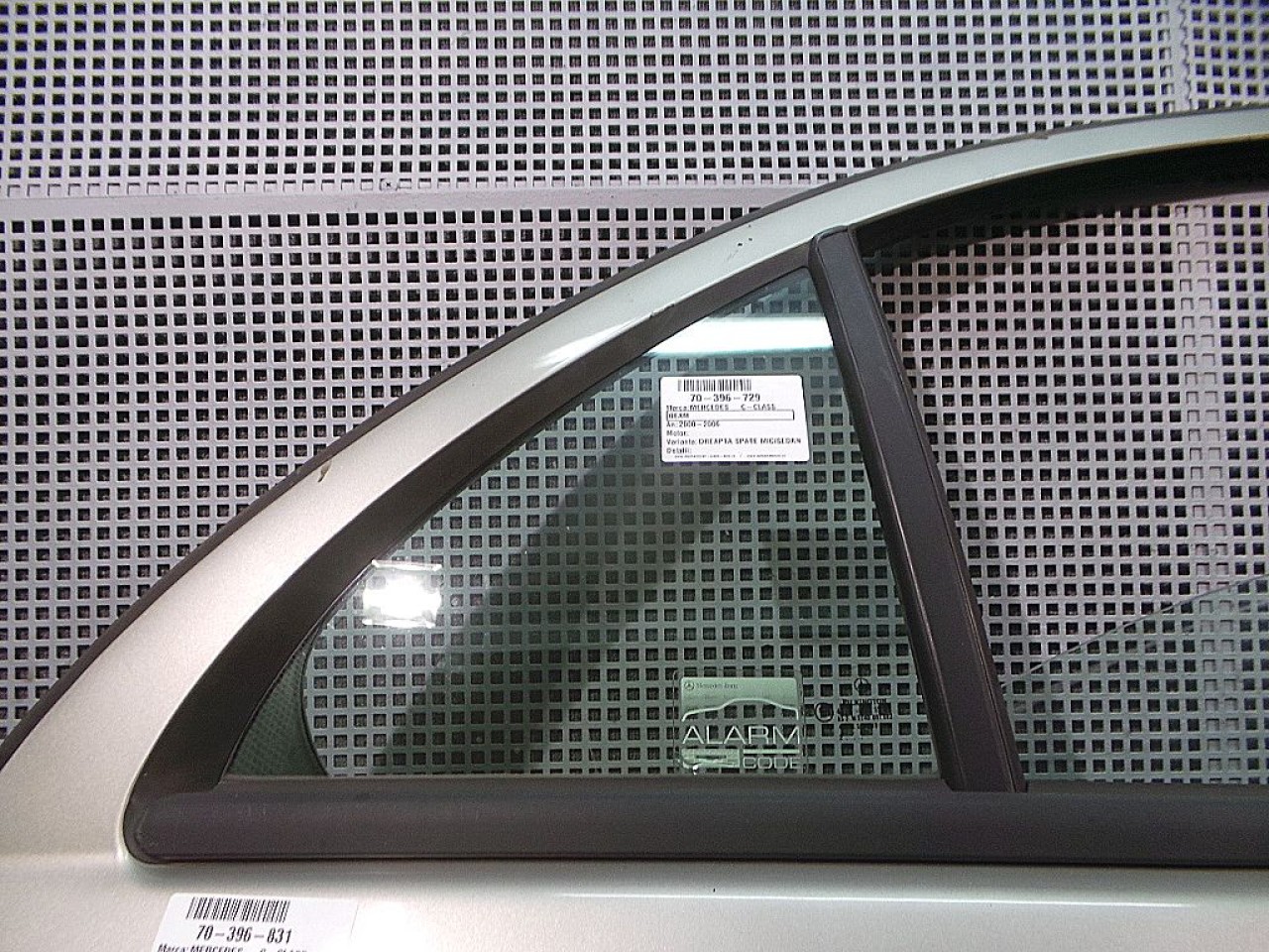 GEAM SPATE MIC DREAPTA MERCEDES C-CLASS - - (2000 2007)