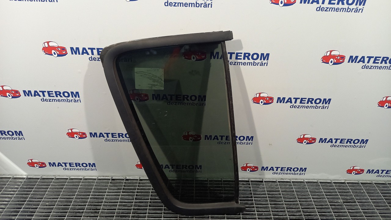 GEAM SPATE MIC DREAPTA NISSAN PATHFINDER - - (2005 2010)