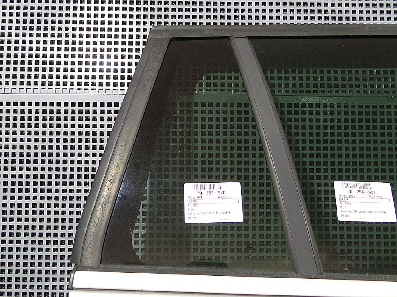 GEAM SPATE MIC DREAPTA OPEL VECTRA C - - (2005 2008)