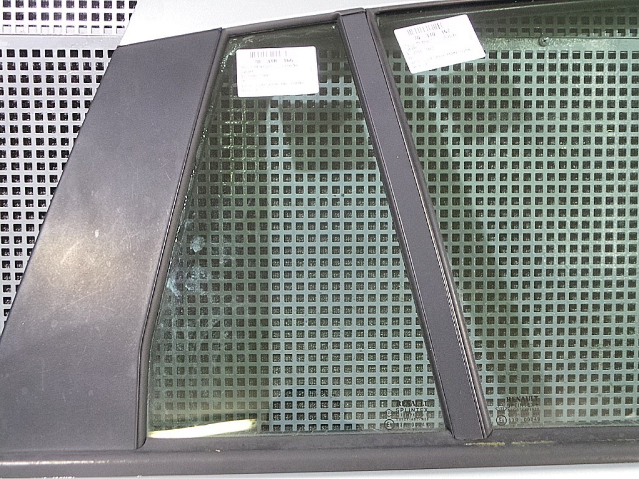 GEAM SPATE MIC DREAPTA RENAULT LAGUNA - - (2000 2007)