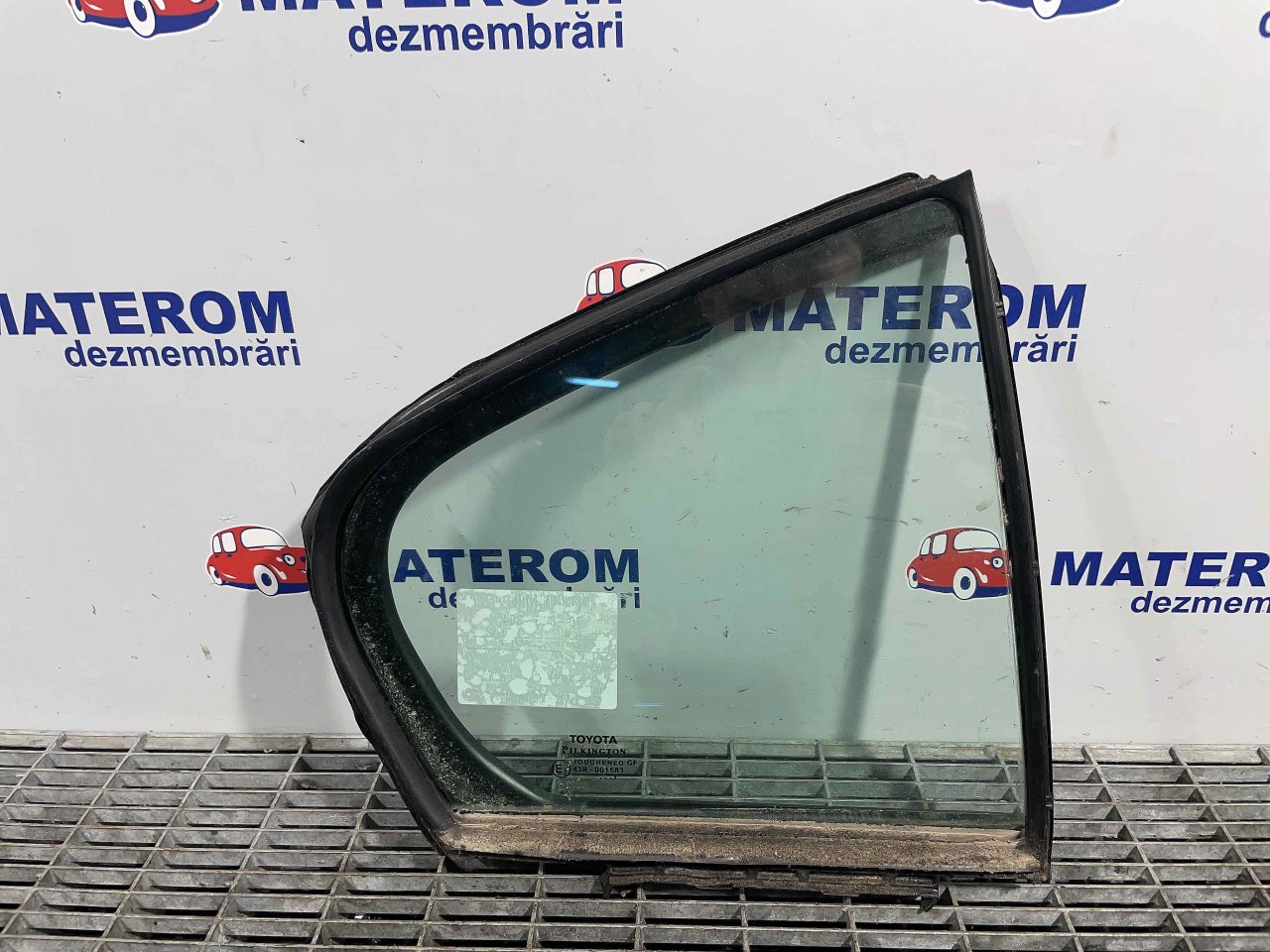 GEAM SPATE MIC DREAPTA TOYOTA AVENSIS AVENSIS - - (2012 2015)