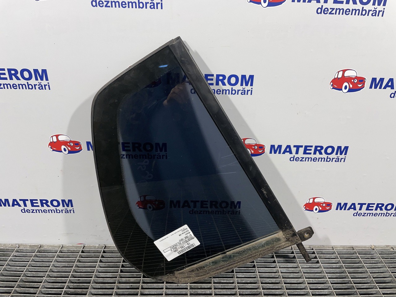 GEAM SPATE MIC DREAPTA VW GOLF VI - - (2008 2012)