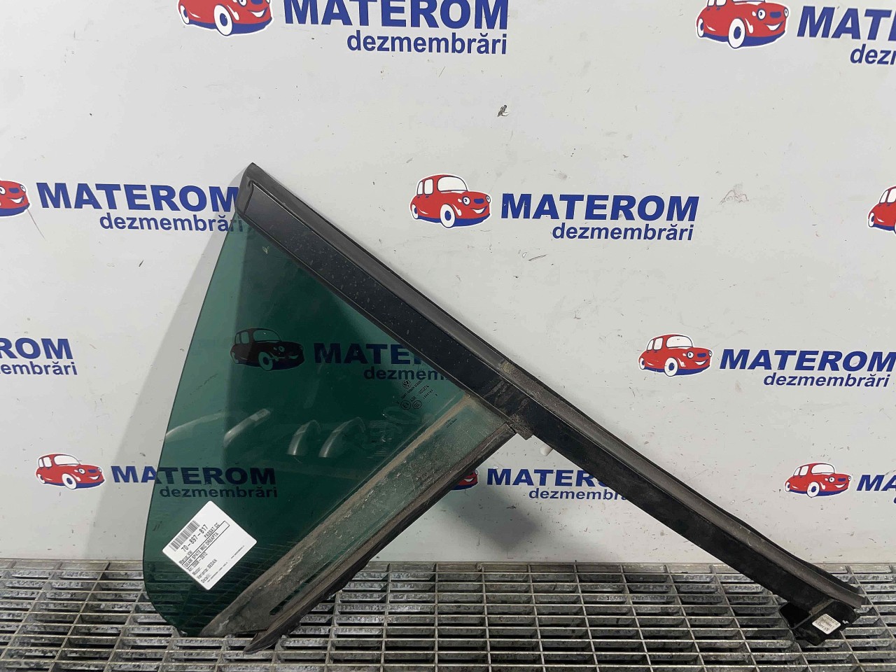 GEAM SPATE MIC DREAPTA VW PASSAT CC - - (2008 2012)