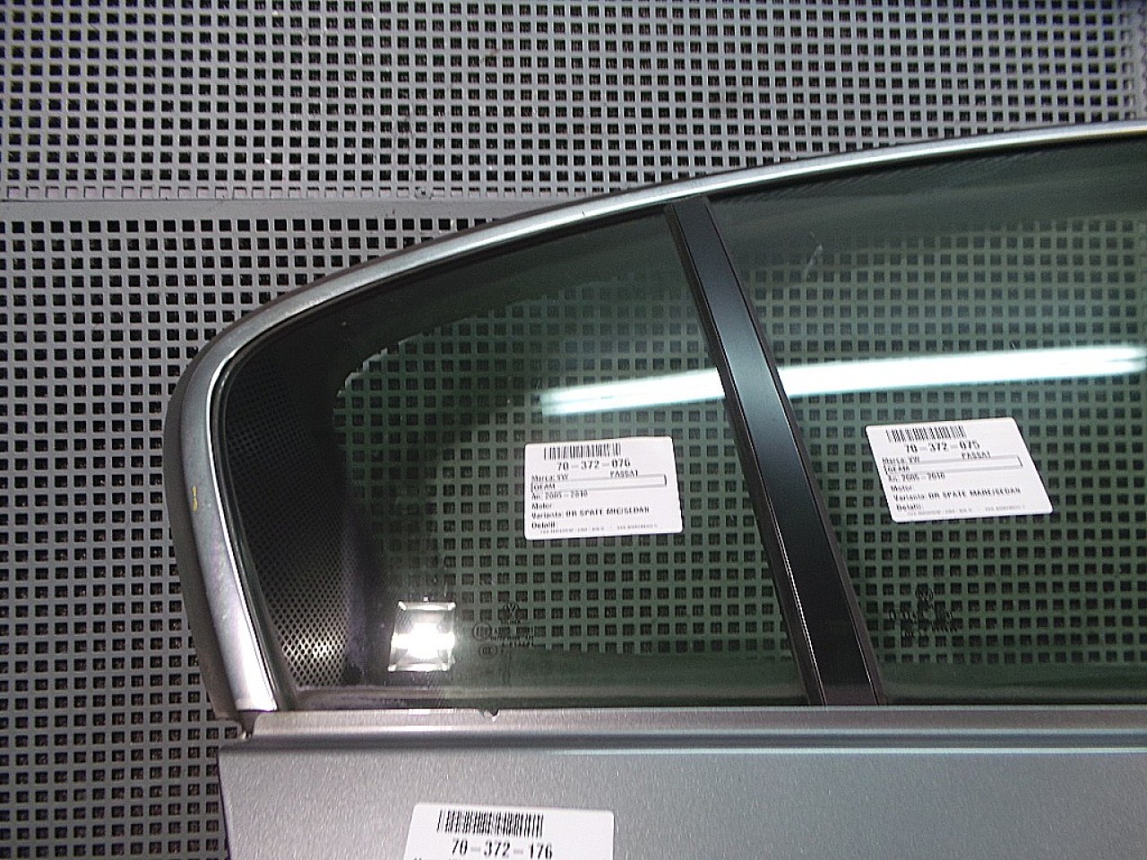 GEAM SPATE MIC DREAPTA VW PASSAT PASSAT - - (2005 2010)