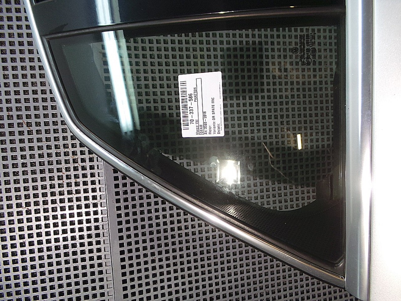 GEAM SPATE MIC DREAPTA VW PHAETON PHAETON - - (2002 2010)