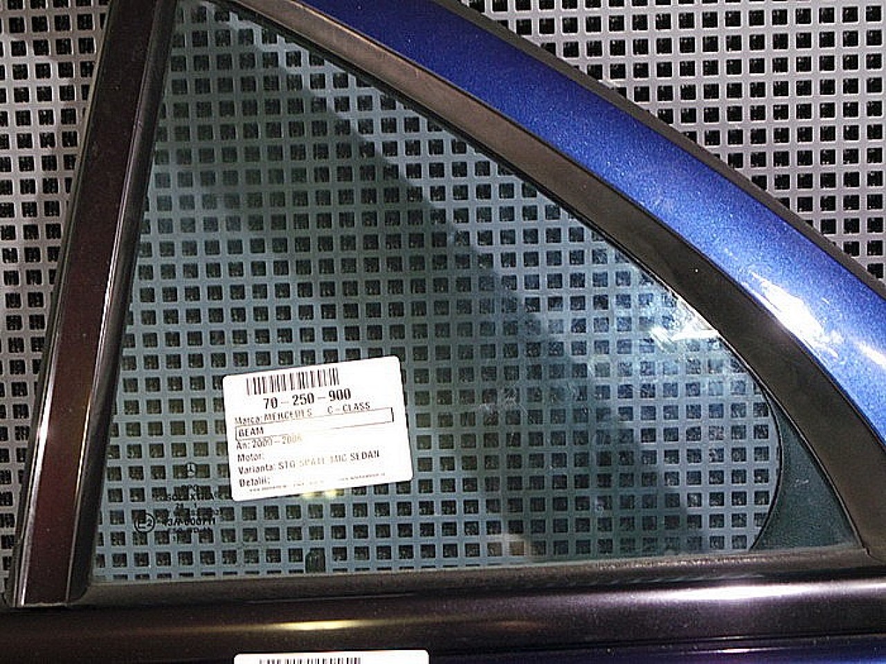 GEAM SPATE MIC STANGA MERCEDES C-CLASS - - (2000 2007)