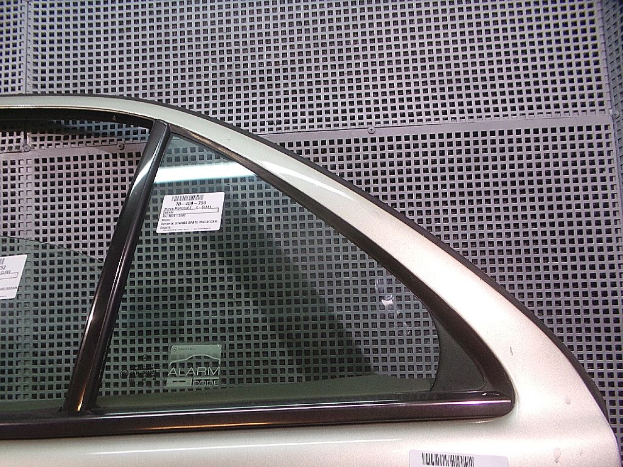 GEAM SPATE MIC STANGA MERCEDES E-CLASS E-CLASS - - (1999 2002)