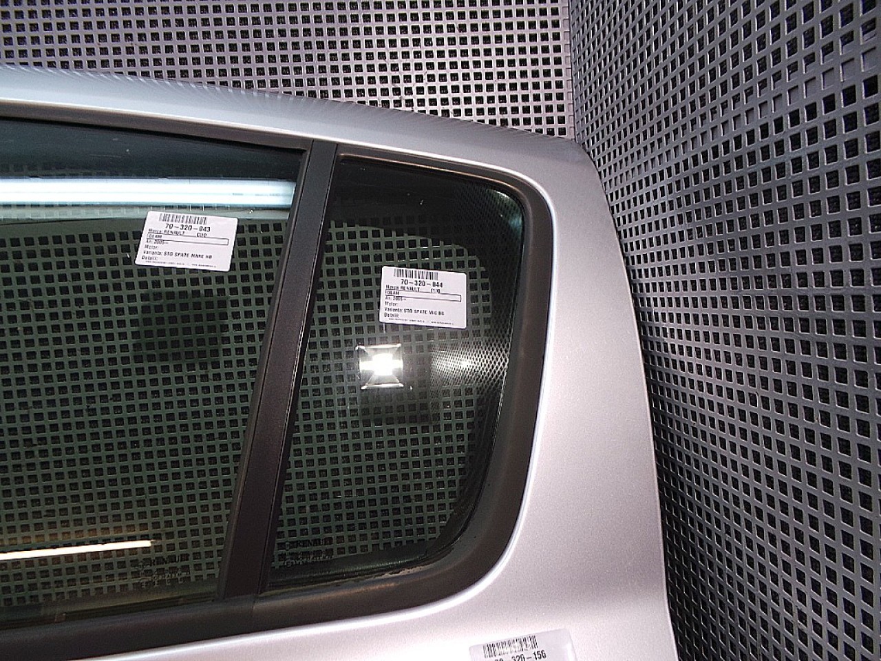 GEAM SPATE MIC STANGA RENAULT CLIO - - (2005 2012)