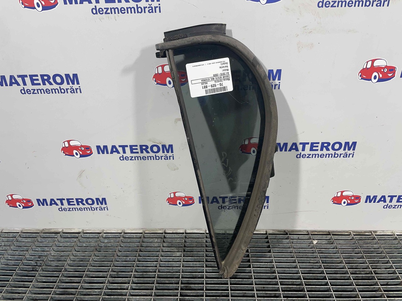 GEAM SPATE MIC STANGA TOYOTA HILUX - - (2015 2020)